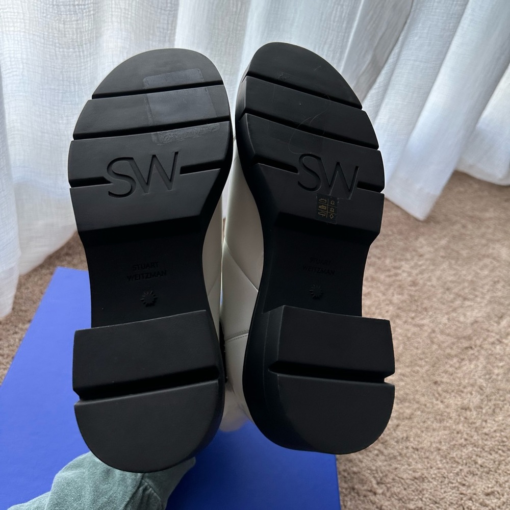 Stuart Weitzman Chelsea White Boots / Booties - Picture 7 of 8